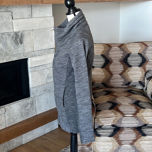 Lululemon Radiant Jacket - Picture 10 of 14